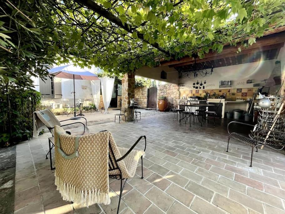 Appartement Dans Mas Provencal Grans エクステリア 写真