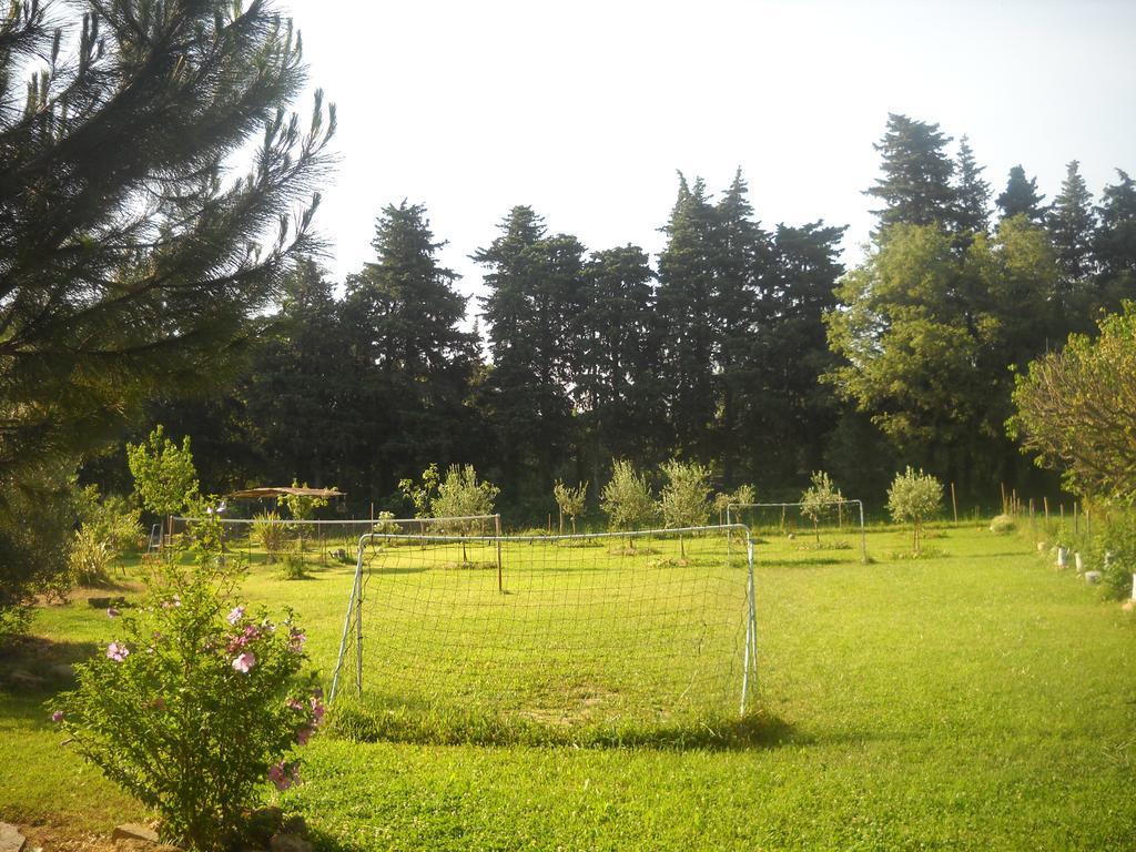 Appartement Dans Mas Provencal Grans エクステリア 写真
